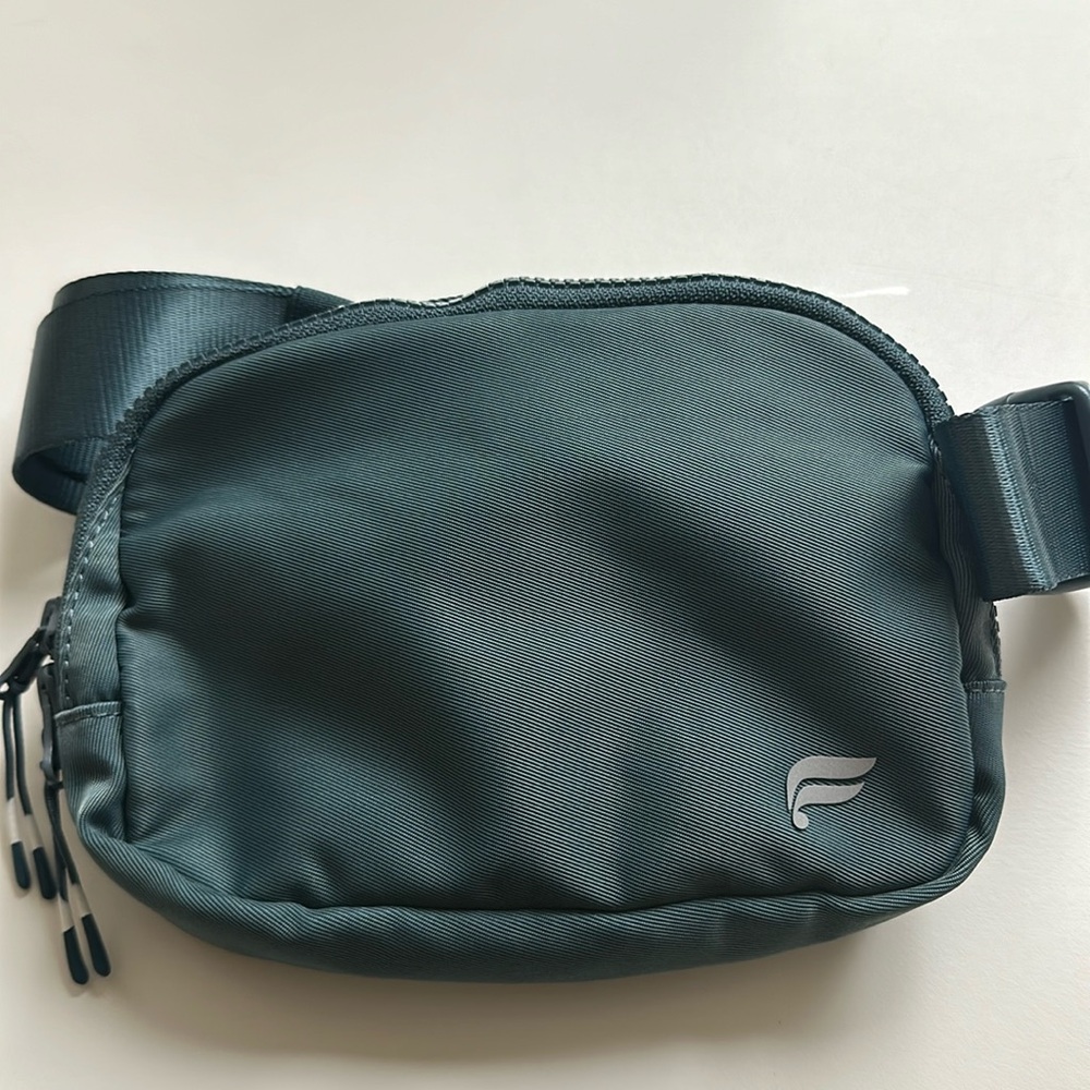 Fabletics Belt Bag in Storm Slate